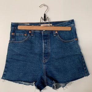 Levi’s 501 ribcage shorts